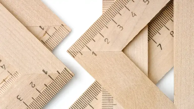 Distance from axes Q2